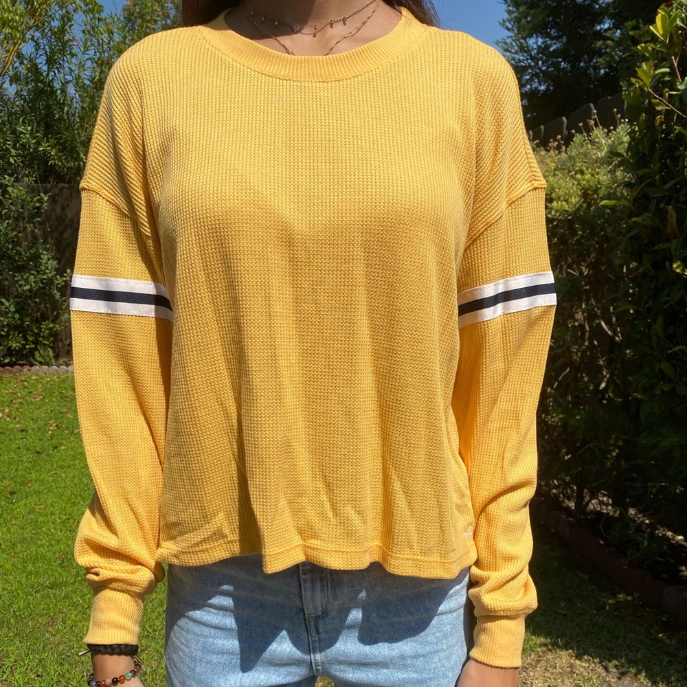 HOLLISTER YELLOW SHIRT